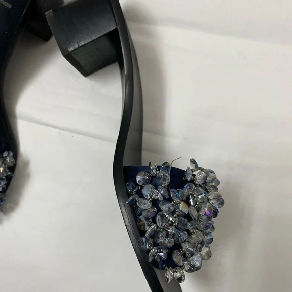 Tory Burch Logan Sandal - Picture 13 of 13